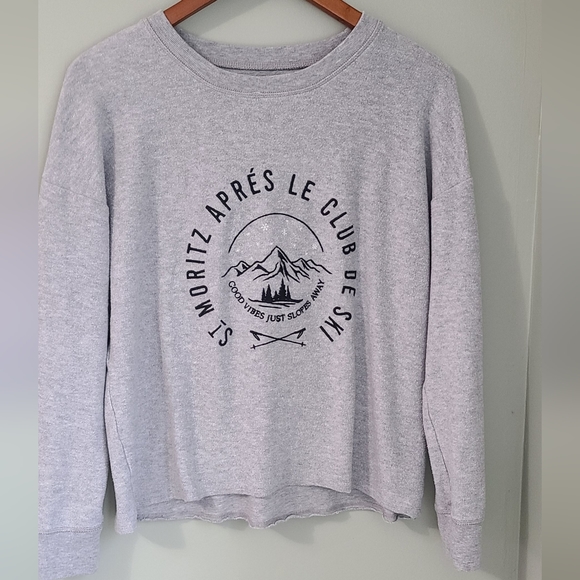American Eagle Outfitters Tops - American Eagle Ski Sweatshirt